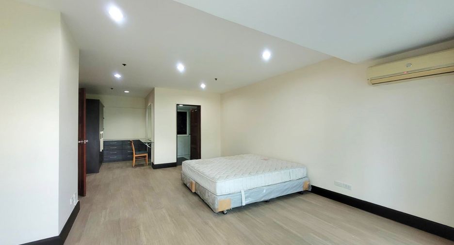 À louer 3 chambres condo à Watthana, Bangkok