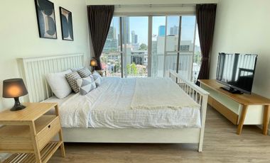 For rent 2 bedrooms condo in Watthana, Bangkok