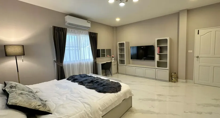 For sale and for rent 3 bedrooms villa in Bang Lamung, Chonburi