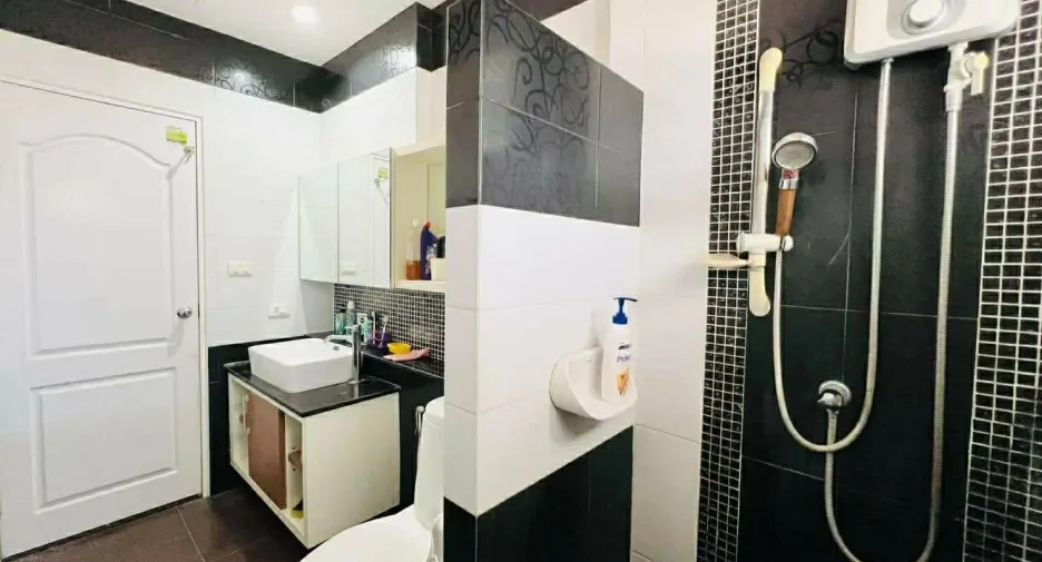 Продажа и аренда 5 спальни дом в Ханг Донг, Чианг Маи