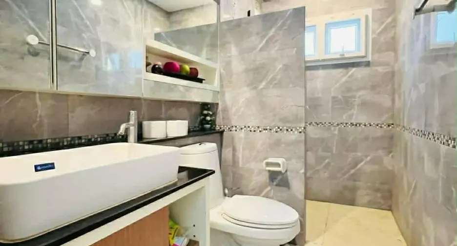 Продажа и аренда 5 спальни дом в Ханг Донг, Чианг Маи