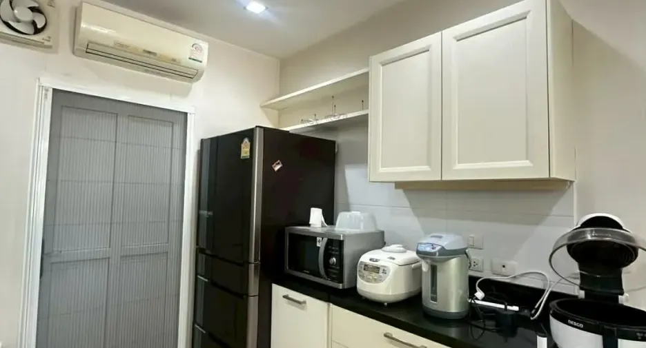 For rent 4 bedrooms house in Mueang Chiang Mai, Chiang Mai