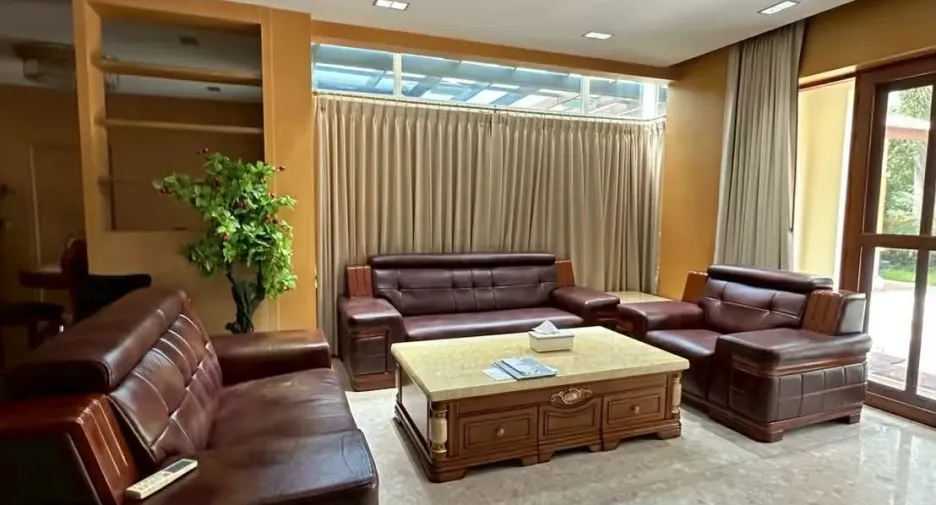 For rent 4 bedrooms house in Mueang Chiang Mai, Chiang Mai
