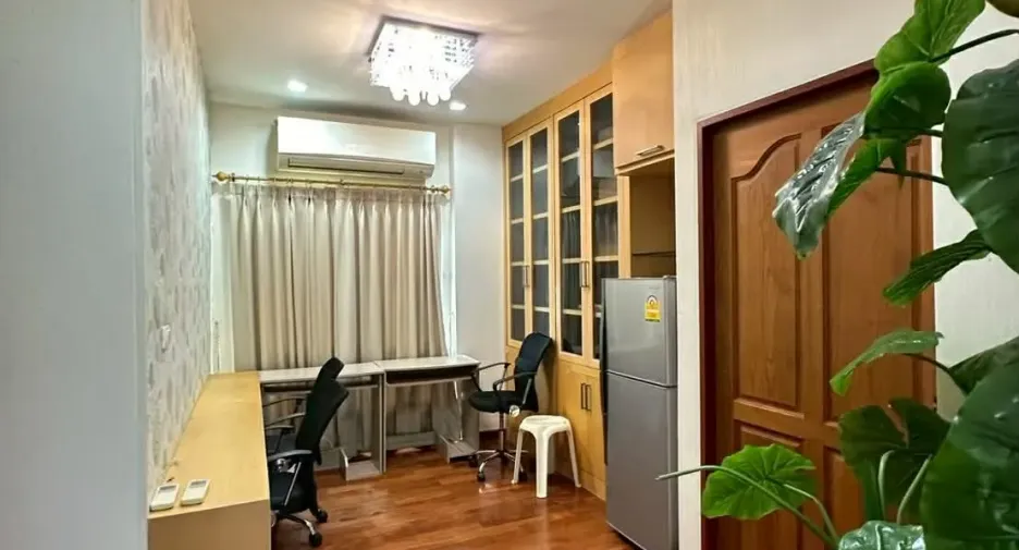 For rent 4 bedrooms house in Mueang Chiang Mai, Chiang Mai