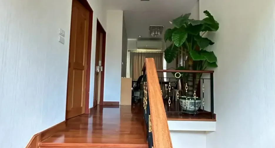 For rent 4 bedrooms house in Mueang Chiang Mai, Chiang Mai