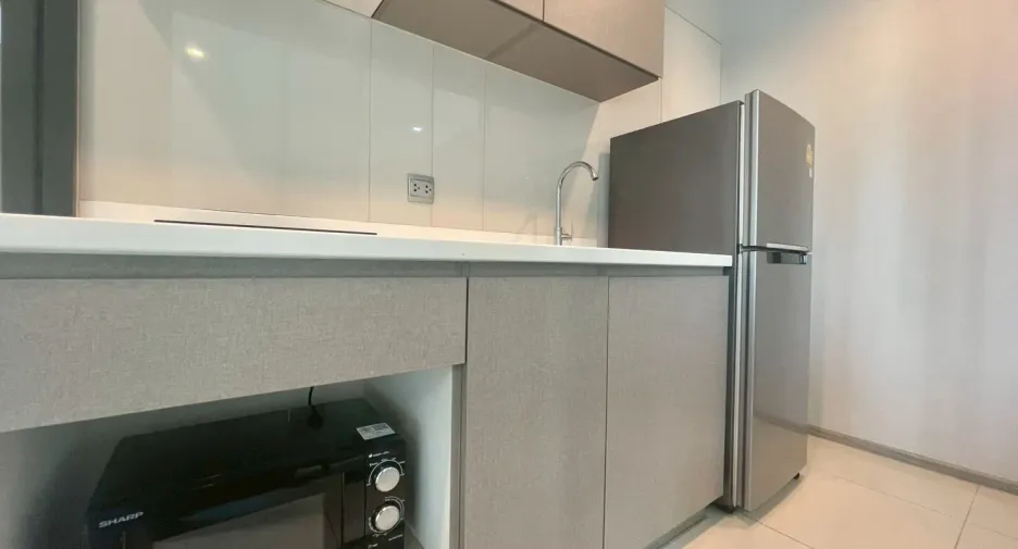For rent 2 bedrooms condo in Huai Khwang, Bangkok