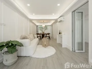 Casa adosada en venta de 4 habitaciones en Watthana, Bangkok