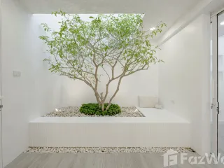 Casa adosada en venta de 4 habitaciones en Watthana, Bangkok