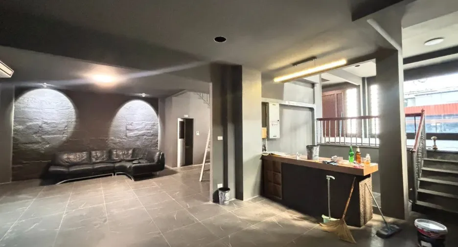 For rent 6 ベッドルーム townhouse in Watthana, Bangkok