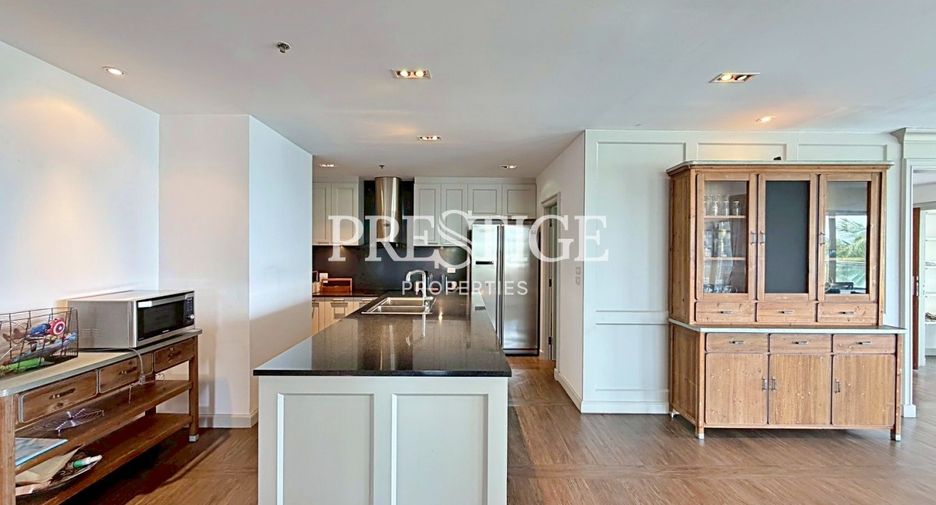 For sale 3 bedrooms condo in Bang Lamung, Chonburi