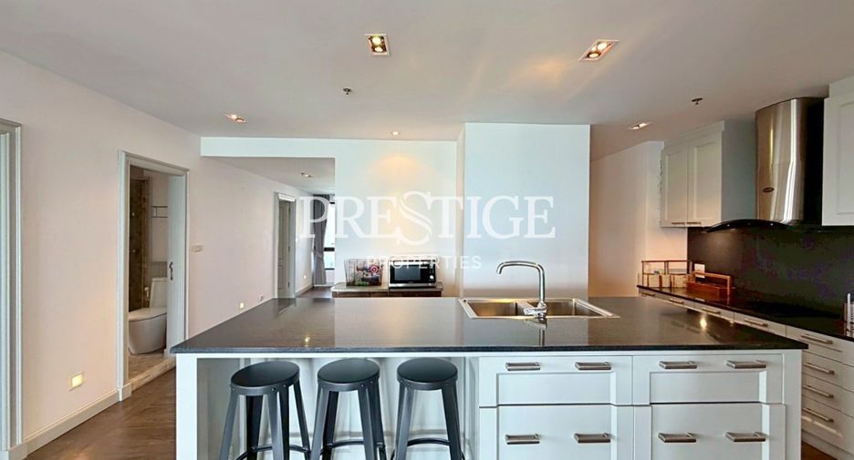 For sale 3 bedrooms condo in Bang Lamung, Chonburi