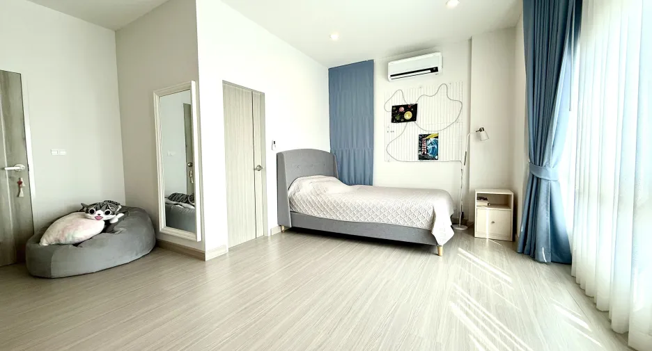 For sale 4 bedrooms house in Thalang, Phuket