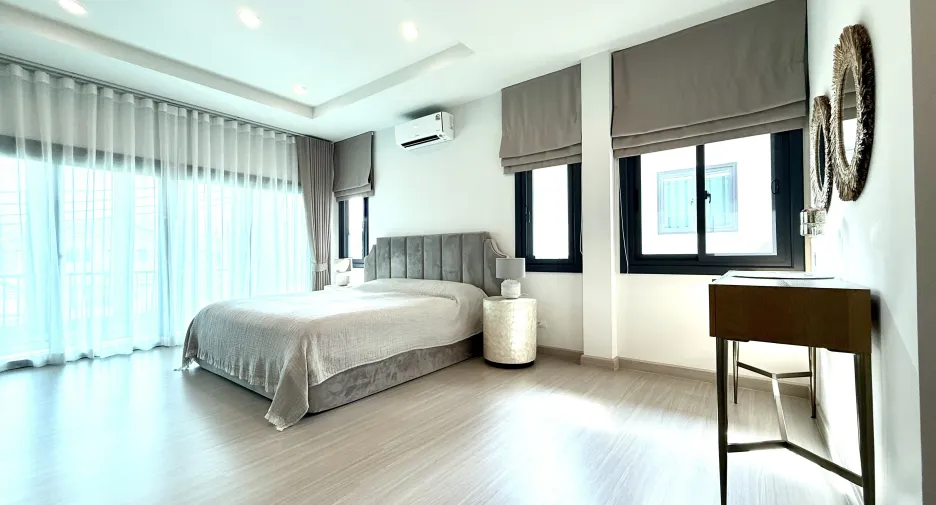 For sale 4 bedrooms house in Thalang, Phuket