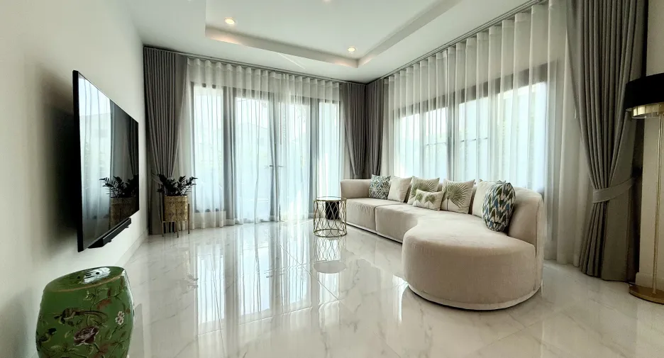 For sale 4 bedrooms house in Thalang, Phuket