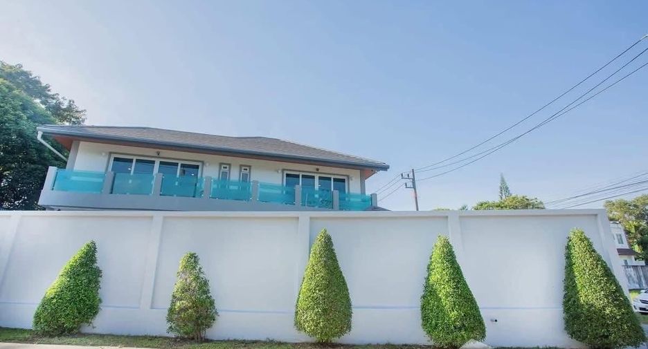 For rent 4 bedrooms villa in Mueang Phuket, Phuket