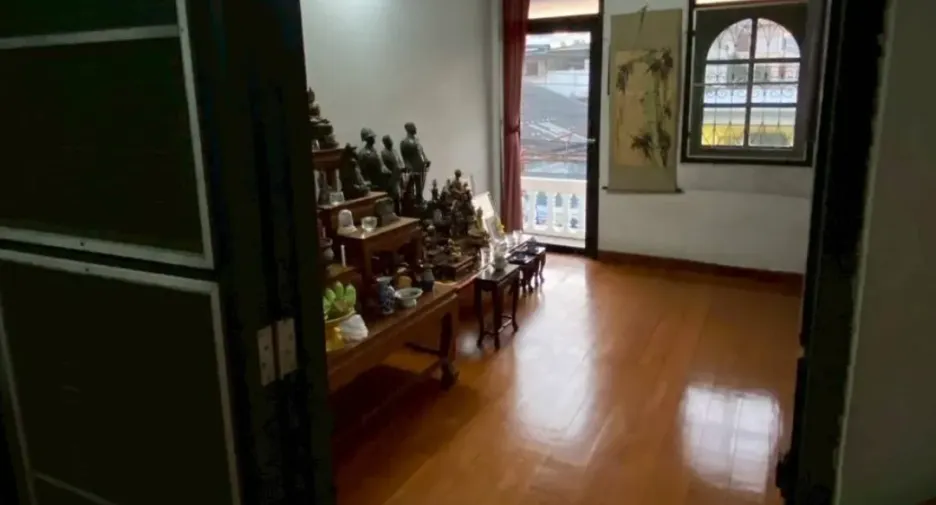 À vendre 4 chambres maison à Huai Khwang, Bangkok