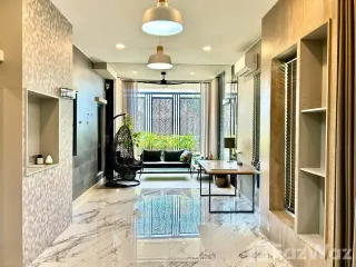 For sale 5 bedrooms house in Bang Phli, Samut Prakan
