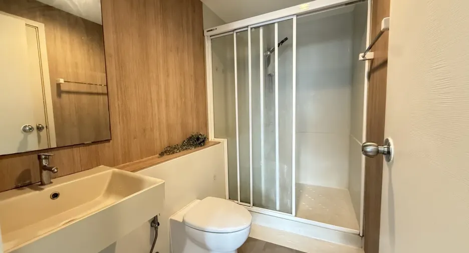 For rent 2 bedrooms condo in Chom Thong, Bangkok