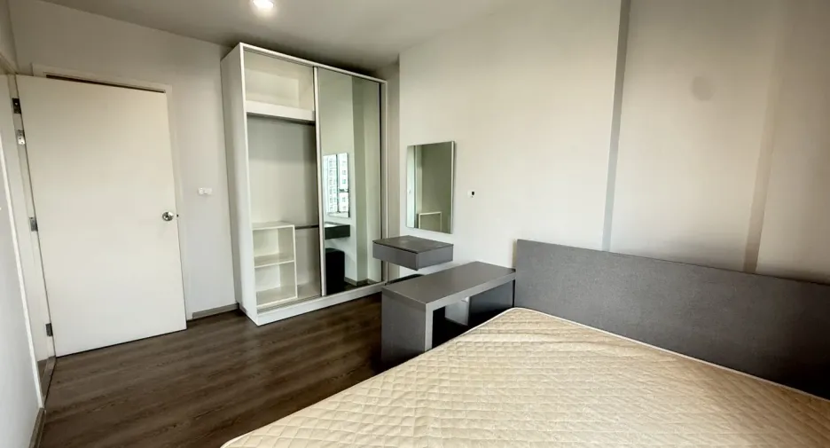 For rent 2 bedrooms condo in Chom Thong, Bangkok