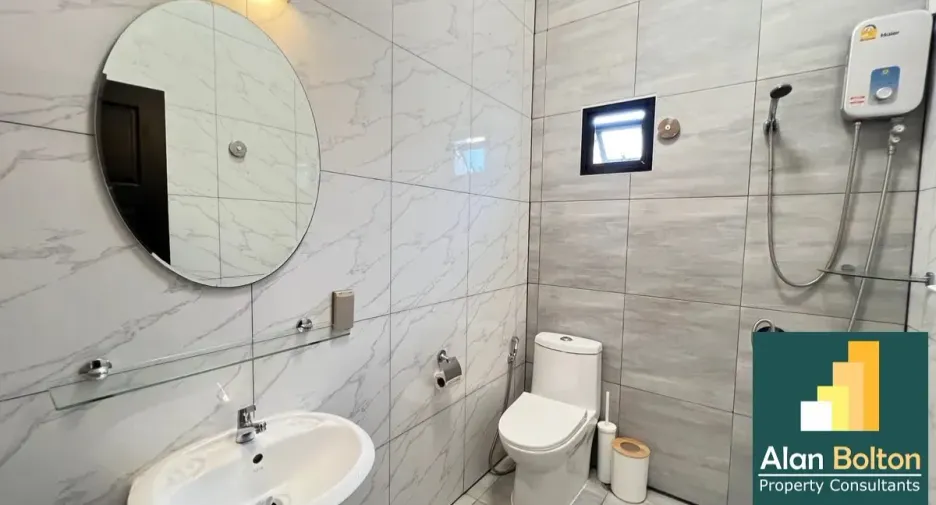 For rent and for sale 4 bedrooms house in Bang Lamung, Chonburi