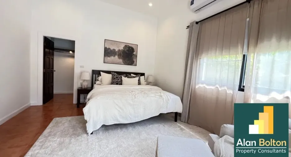 For rent and for sale 4 bedrooms house in Bang Lamung, Chonburi
