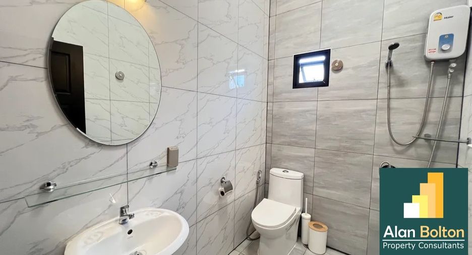 For rent and for sale 4 bedrooms house in East Pattaya, Pattaya