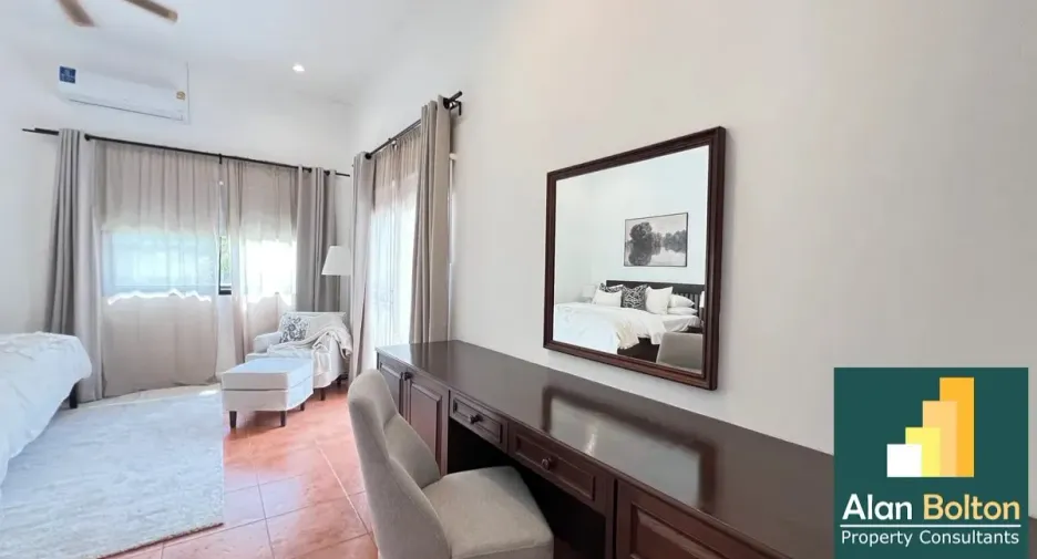For rent and for sale 4 bedrooms house in Bang Lamung, Chonburi
