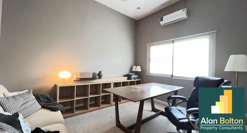 For rent and for sale 4 bedrooms house in Bang Lamung, Chonburi