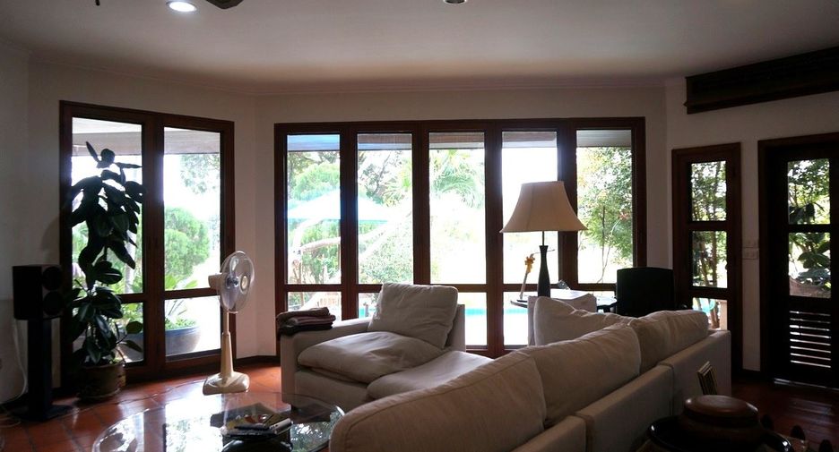 For rent 3 bedrooms villa in South Pattaya, Pattaya