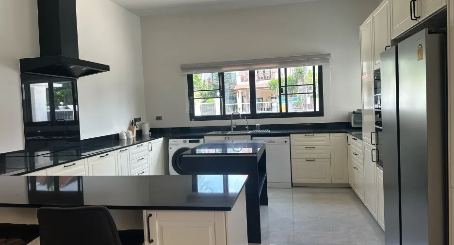 For rent 4 bedrooms villa in Thalang, Phuket