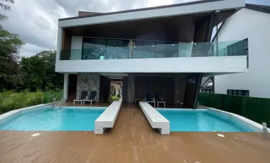 Villa zur Miete mit 5 Zimmer in Mueang Chiang Mai, Chiang Mai