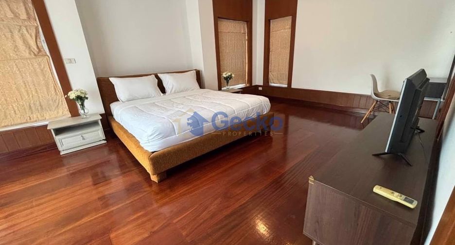 Casa en alquiler de 3 habitaciones en Bang Lamung, Chonburi