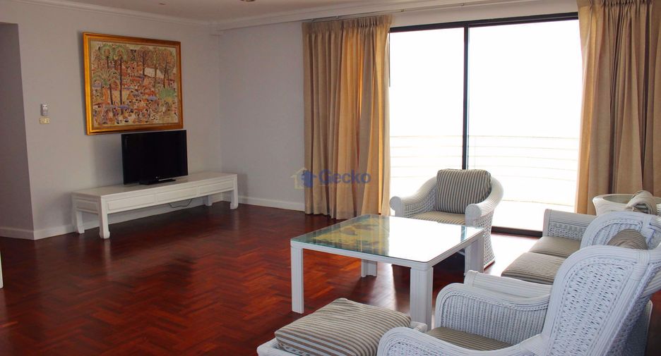 For rent 3 bedrooms condo in Bang Lamung, Chonburi