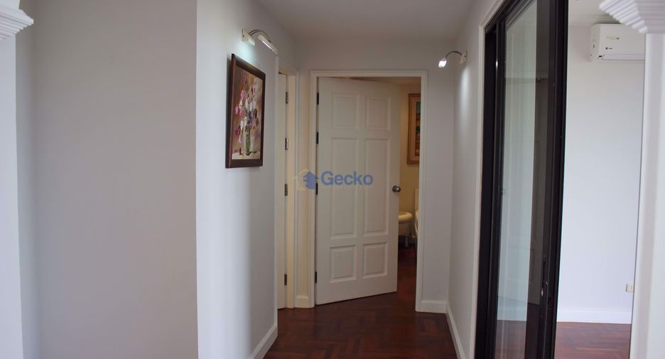 For rent 3 bedrooms condo in Bang Lamung, Chonburi