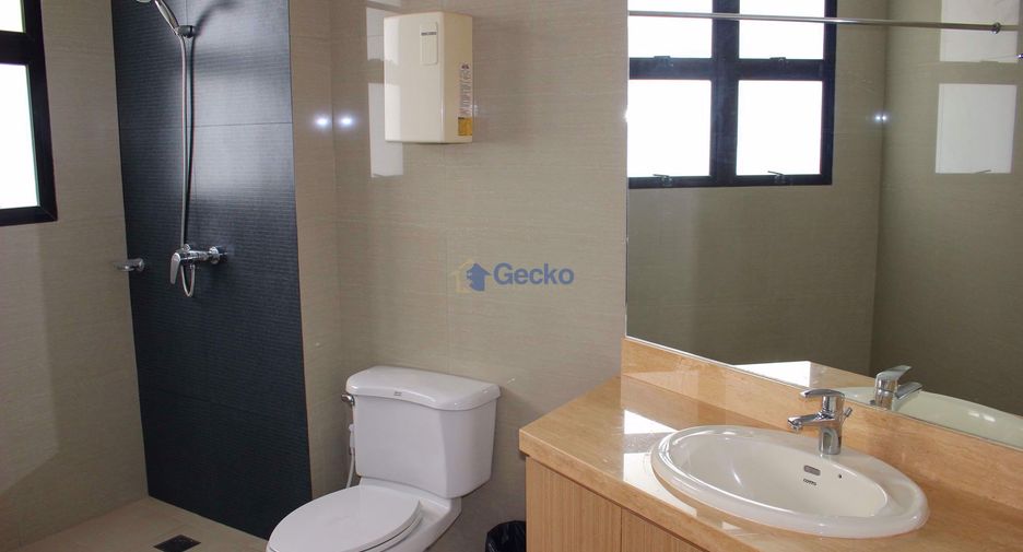 For rent 3 bedrooms condo in Bang Lamung, Chonburi