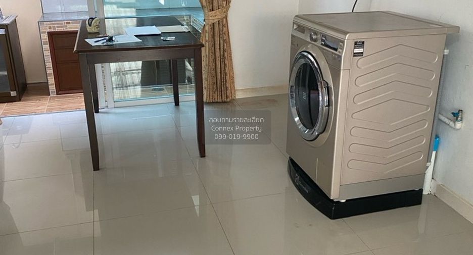 For rent 2 bedrooms townhouse in Phra Samut Chedi, Samut Prakan