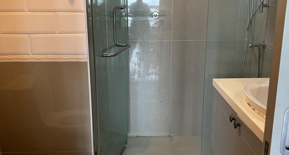 For rent 1 bed condo in Phaya Thai, Bangkok
