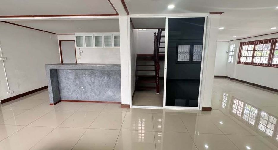 For sale 5 ベッドルーム house in Suan Luang, Bangkok