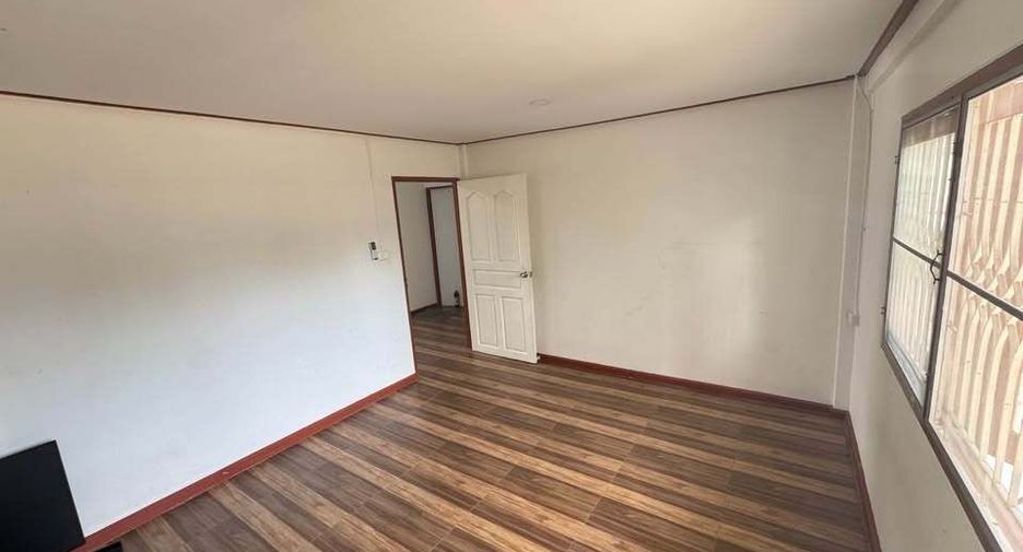 Casa en venta de 5 habitaciones en Suan Luang, Bangkok