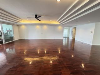 For rent 3 bedrooms apartment in Watthana, Bangkok