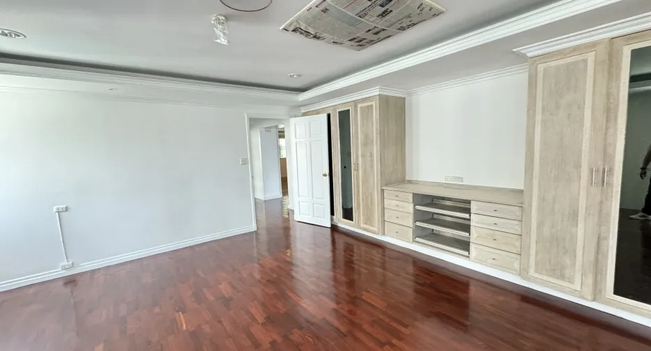 Apartamento en alquiler de 3 habitaciones en Watthana, Bangkok