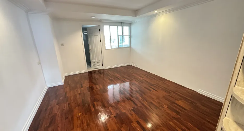 Apartamento en alquiler de 3 habitaciones en Watthana, Bangkok