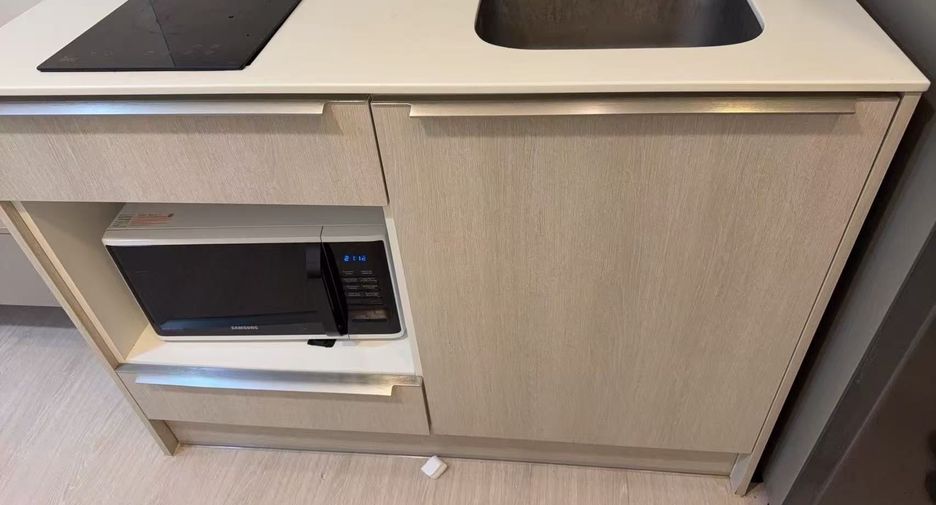 For sale 1 bed condo in Khlong Toei, Bangkok
