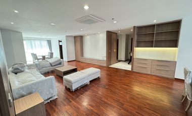 For rent 4 bedrooms apartment in Khlong Toei, Bangkok