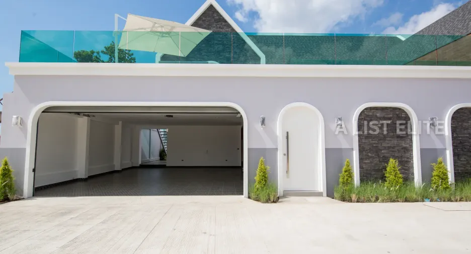 For sale 4 bedrooms house in Lan Krabue, Kamphaeng Phet