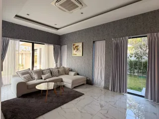 Villa zum Kauf und zur Miete mit 6 Zimmer in Bang Lamung, Chonburi