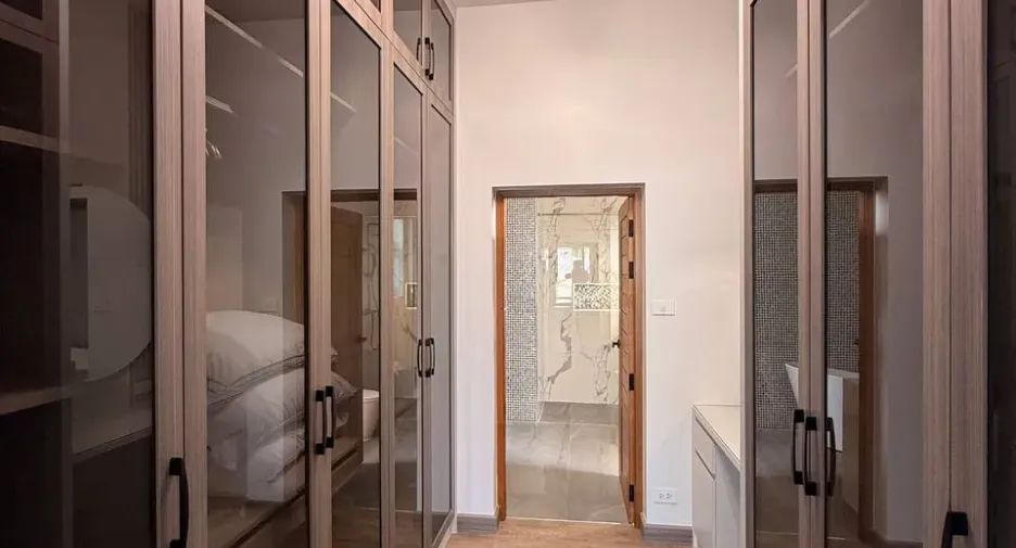 Villa en venta y en alquiler de 6 habitaciones en Bang Lamung, Chonburi