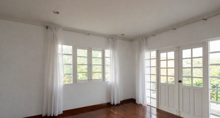 For sale 5 bedrooms house in Bang Khun Thian, Bangkok