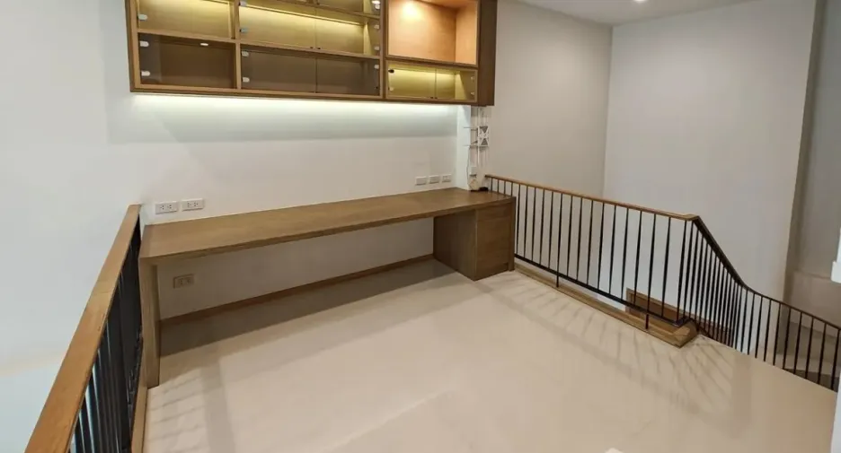 À louer 2 chambres condo à Sathon, Bangkok