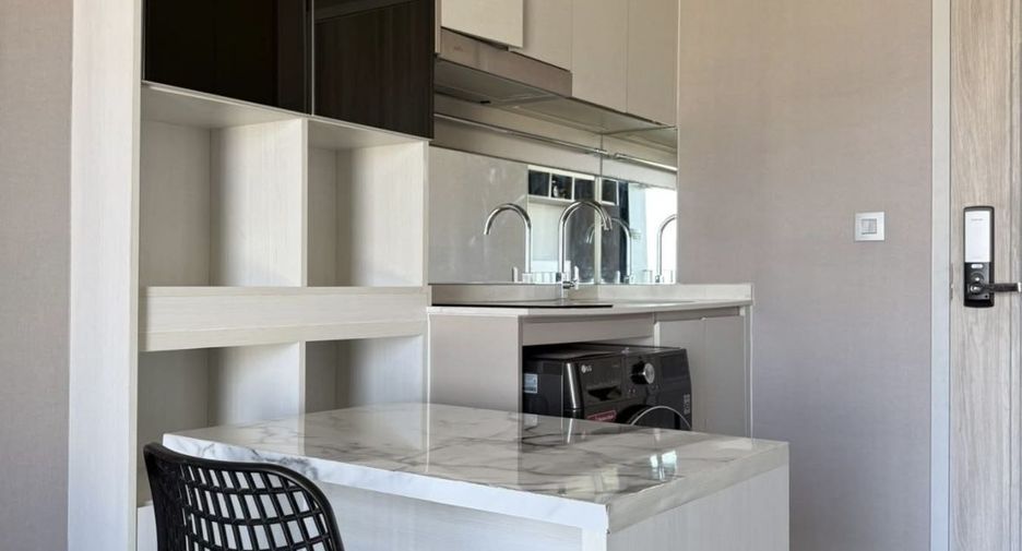 For rent 1 bed condo in Sathon, Bangkok